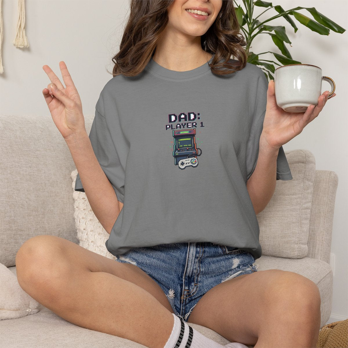 Dad Player 1 Retro Handheld Game T-shirt - Grey product photo | MR7ART